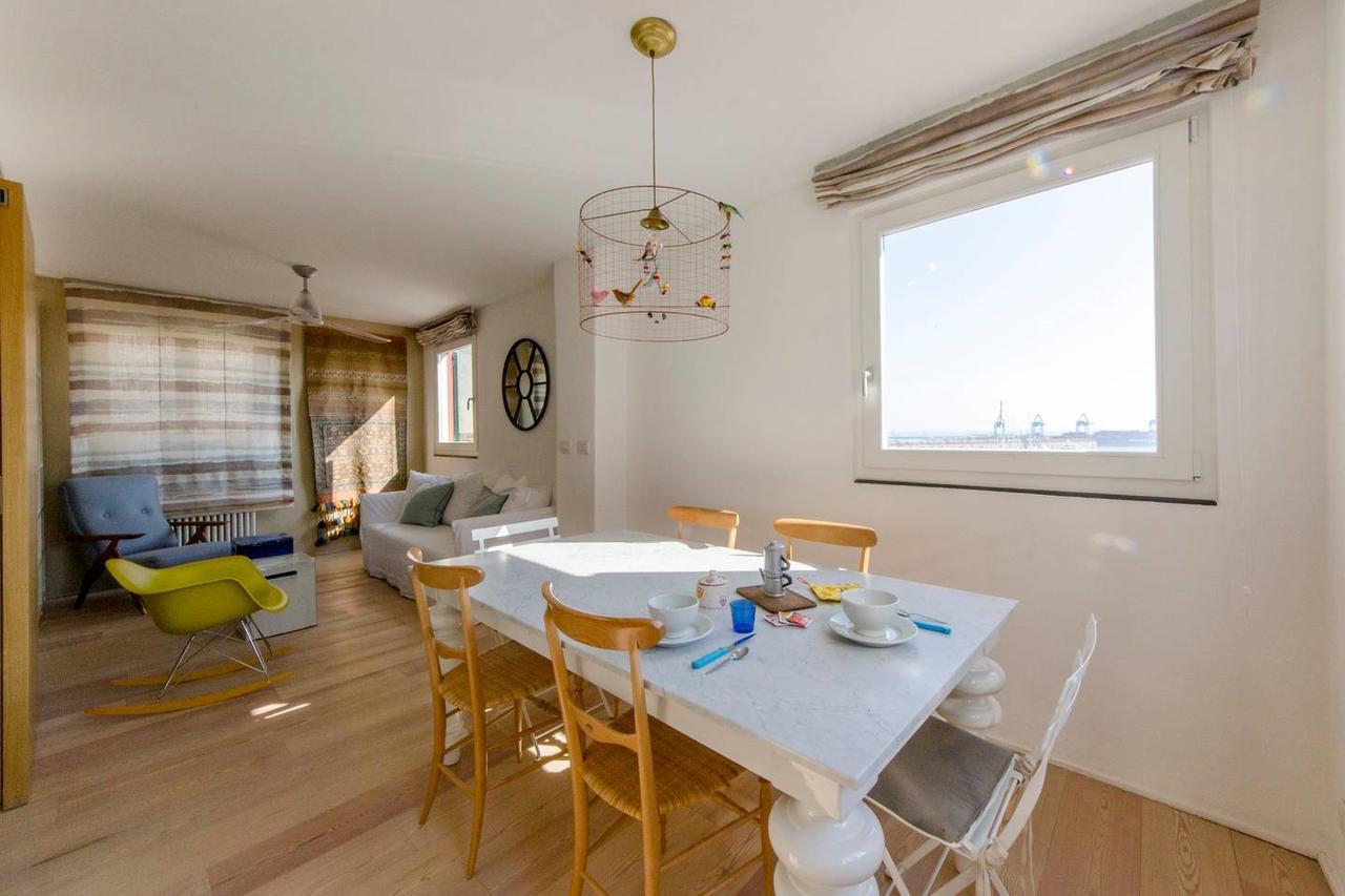 Joivy Sunny Apartment With Panoramic Terrace And Stunning View Cenova Dış mekan fotoğraf