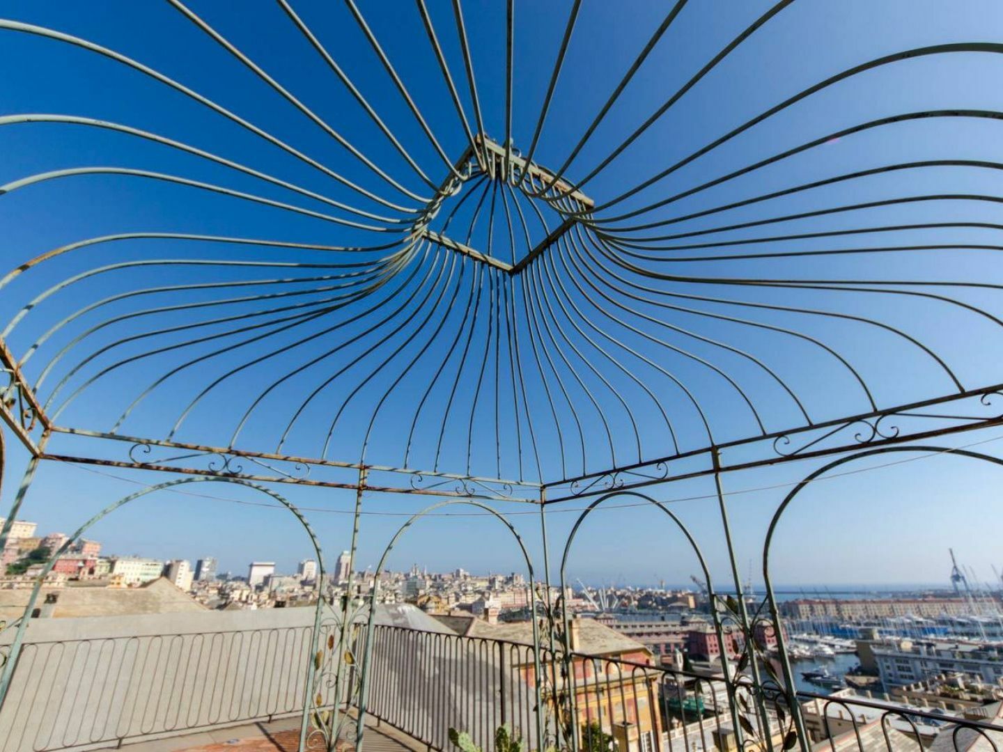 Joivy Sunny Apartment With Panoramic Terrace And Stunning View Cenova Dış mekan fotoğraf